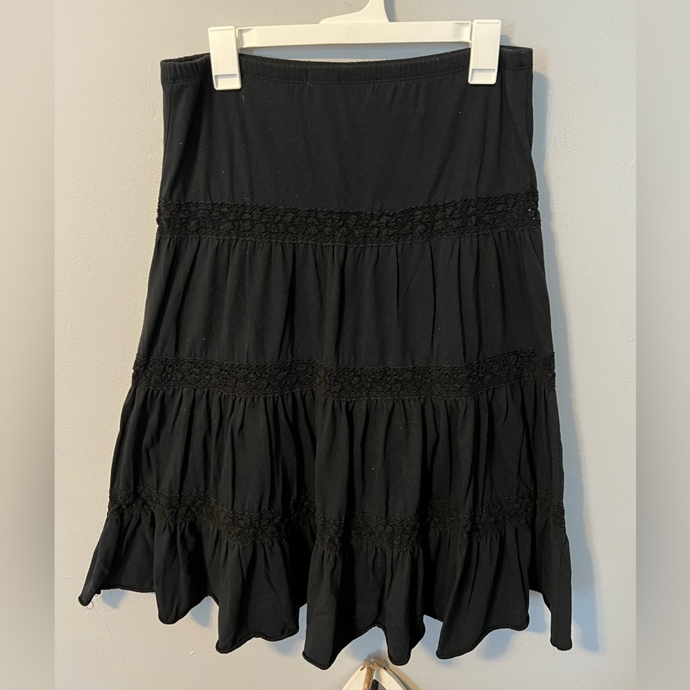 Guess large black skirt